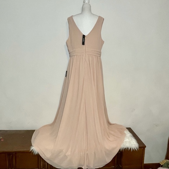 Lulu’s NWT Thoughts Of Hue Gardenia Formal Dress - Picture 4 of 12